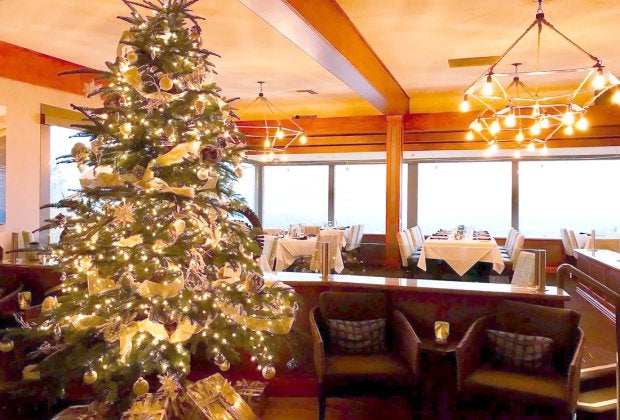 Steaks, seafood, and ocean views—what could be better? Photo courtesy of the Chart House  Restaurant